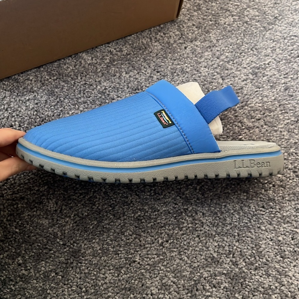 NWT Airlight Slippers